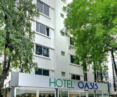 https://imgcld.yatra.com/ytimages/image/upload/t_hotel_yatra_city_desktop/v1427261480/Domestic Hotels/Hotels_Ahmedabad/Hotel Oasis/Overview.jpg